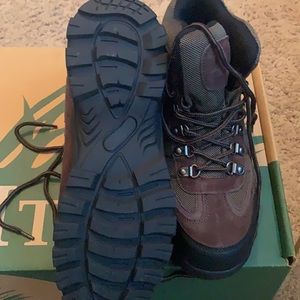 NWT men’s Itasca Boots size 9